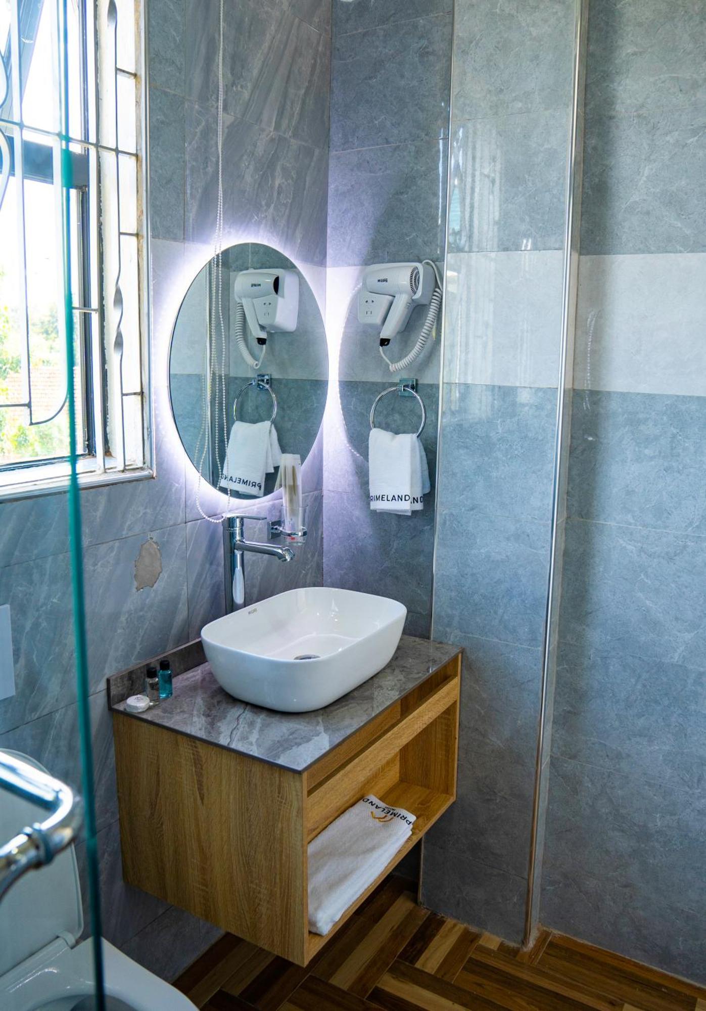 מושי Primeland Hotel מראה חיצוני תמונה