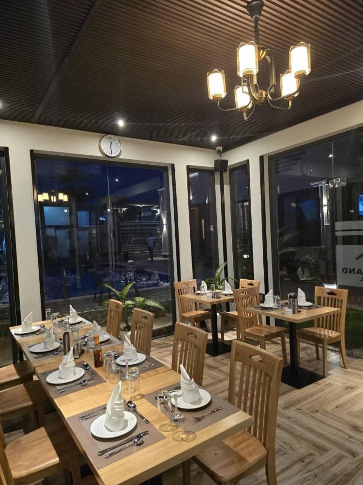 מושי Primeland Hotel מראה חיצוני תמונה