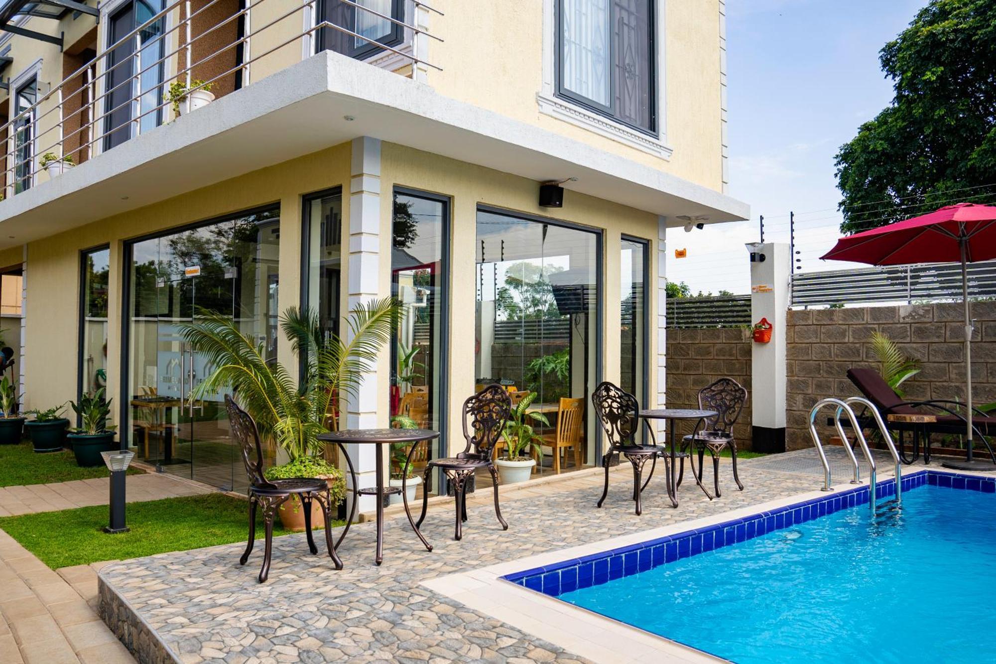 מושי Primeland Hotel מראה חיצוני תמונה